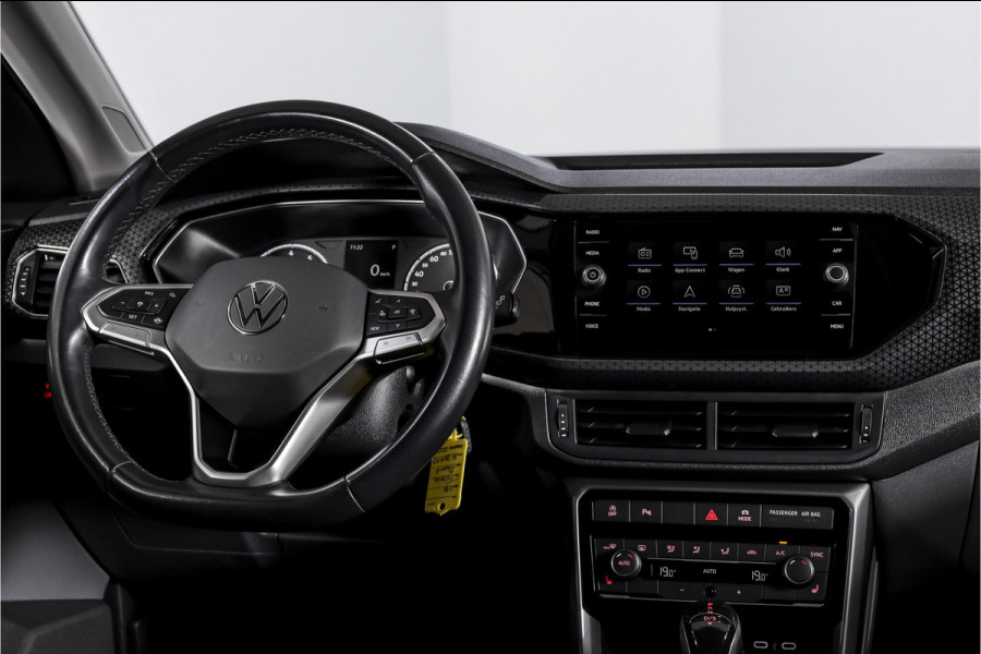 Volkswagen T-Cross 1.5 TSI 150 PK Style - Automaat | Adapt. Cruise | Stoelverw. | PDC | Camera | App. Connect | ECC | Trekhaak | LM 17" |