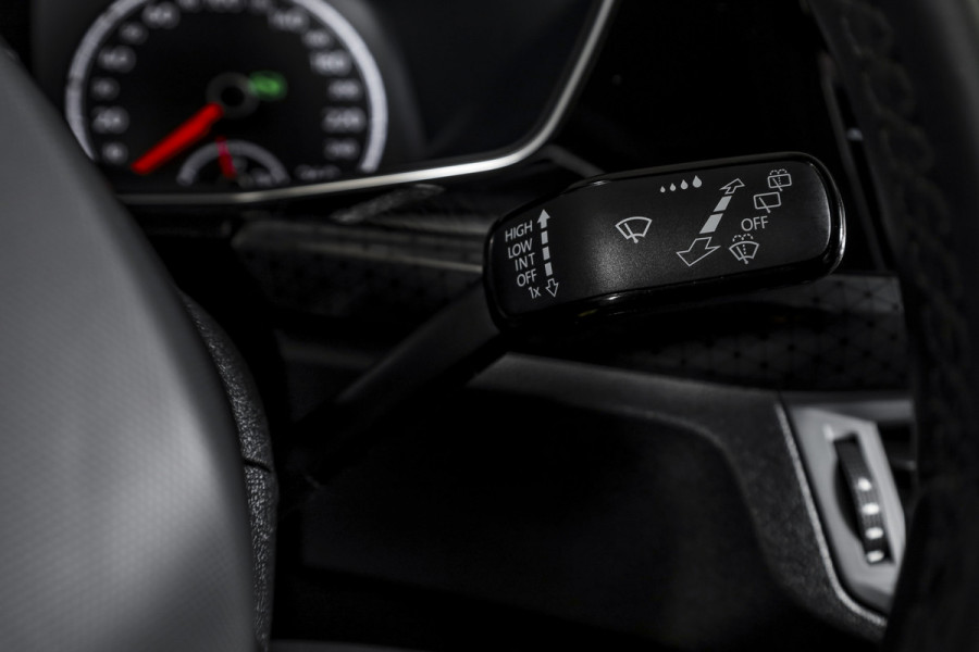 Volkswagen T-Cross 1.5 TSI 150 PK Style - Automaat | Adapt. Cruise | Stoelverw. | PDC | Camera | App. Connect | ECC | Trekhaak | LM 17" |