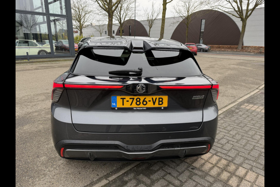 MG Mg4 electric Luxury 64 kWh SOH 95%  7 JAAR GARANTIE BIJ MG| SUPER COMPLETE AUTO| RONDOMZICHT CAMERA| STOEL+ STUUR VERWARMING| DODE HOEK
