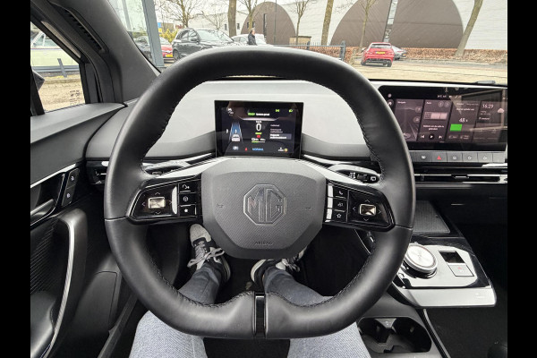 MG Mg4 electric Luxury 64 kWh SOH 95%  7 JAAR GARANTIE BIJ MG| SUPER COMPLETE AUTO| RONDOMZICHT CAMERA| STOEL+ STUUR VERWARMING| DODE HOEK
