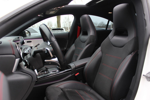 Mercedes-Benz CLA-Klasse 200 Business Solution AMG / Panoramadak / Camera / Sfeerverlichting / 18'' / Leder&Alcantara / Stoelverwarming / DAB / Cruise Control