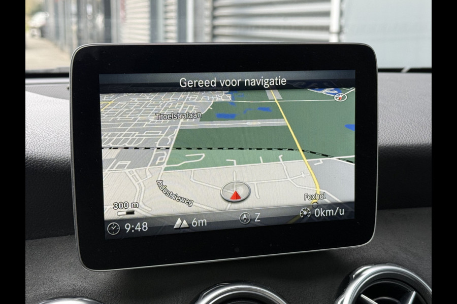 Mercedes-Benz GLA BWJ 2018 | 200 157PK Premium Plus AUTOMAAT | PANO DAK | CAMERA A | AMG-LINE | CLIMA | NAVI | STOELVERW | LEDER/ALCANTARA |