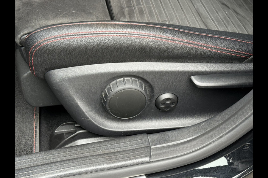 Mercedes-Benz GLA BWJ 2018 | 200 157PK Premium Plus AUTOMAAT | PANO DAK | CAMERA A | AMG-LINE | CLIMA | NAVI | STOELVERW | LEDER/ALCANTARA |