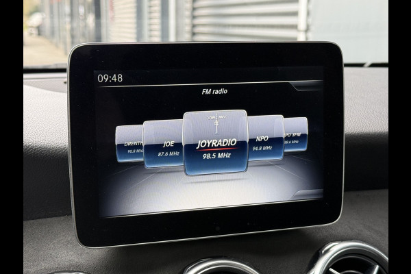 Mercedes-Benz GLA BWJ 2018 | 200 157PK Premium Plus AUTOMAAT | PANO DAK | CAMERA A | AMG-LINE | CLIMA | NAVI | STOELVERW | LEDER/ALCANTARA |