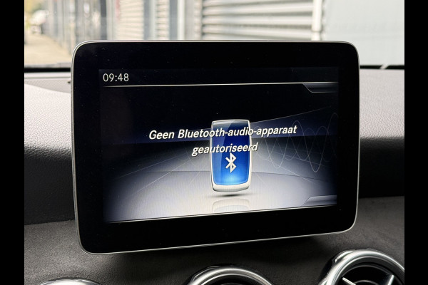 Mercedes-Benz GLA BWJ 2018 | 200 157PK Premium Plus AUTOMAAT | PANO DAK | CAMERA A | AMG-LINE | CLIMA | NAVI | STOELVERW | LEDER/ALCANTARA |