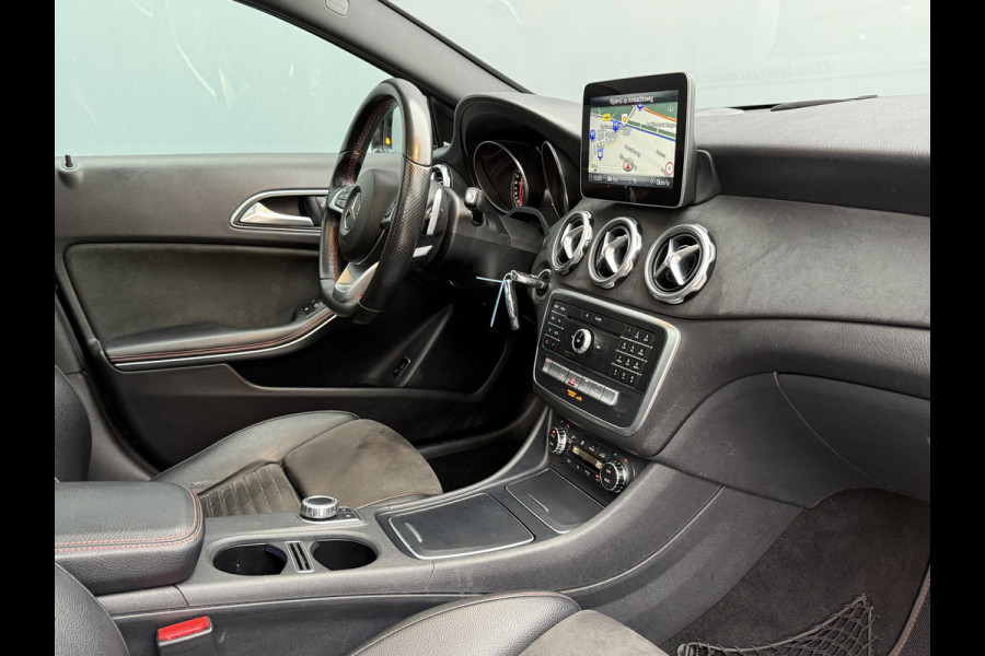 Mercedes-Benz GLA BWJ 2018 | 200 157PK Premium Plus AUTOMAAT | PANO DAK | CAMERA A | AMG-LINE | CLIMA | NAVI | STOELVERW | LEDER/ALCANTARA |