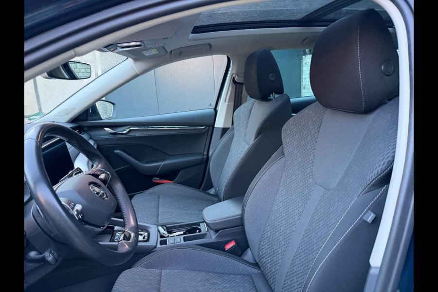 Škoda Octavia Combi 1.5 e-TSI BUSINESS PLUS 150 PK 1e EIG AUTOMAAT SCHUIF/KANTEL PANORAMADAK.GROTE WEG KM !