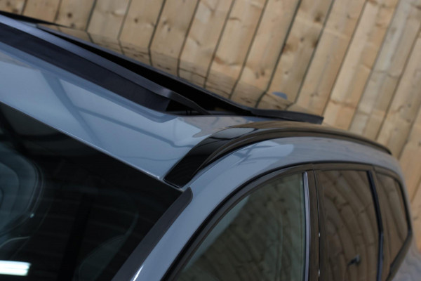 Volvo XC60 2.0 T6 Plug-in hybrid AWD Plus Dark *Pano*H/K*360 Camera*Leder*