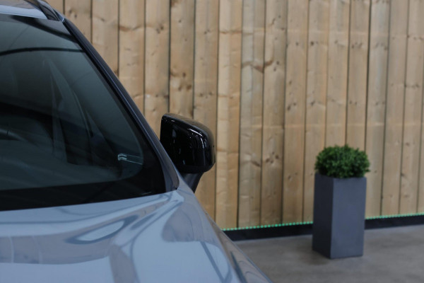 Volvo XC60 2.0 T6 Plug-in hybrid AWD Plus Dark *Pano*H/K*360 Camera*Leder*