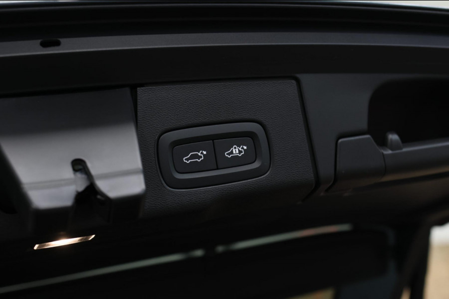 Volvo XC60 2.0 T6 Plug-in hybrid AWD Plus Dark *Pano*H/K*360 Camera*Leder*