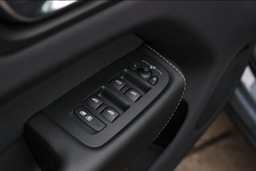 Volvo XC60 2.0 T6 Plug-in hybrid AWD Plus Dark *Pano*H/K*360 Camera*Leder*