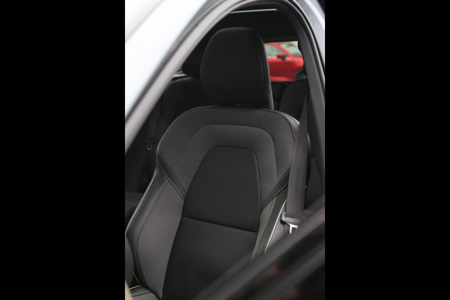 Volvo XC60 2.0 T6 Plug-in hybrid AWD Plus Dark *Pano*H/K*360 Camera*Leder*