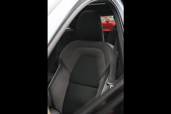 Volvo XC60 2.0 T6 Plug-in hybrid AWD Plus Dark *Pano*H/K*360 Camera*Leder*