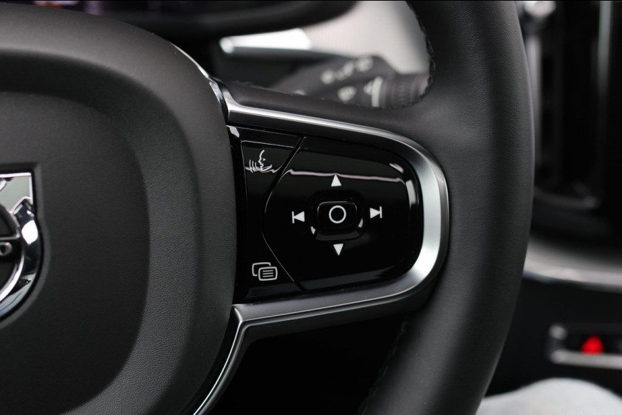 Volvo XC60 2.0 T6 Plug-in hybrid AWD Plus Dark *Pano*H/K*360 Camera*Leder*