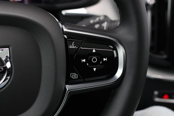 Volvo XC60 2.0 T6 Plug-in hybrid AWD Plus Dark *Pano*H/K*360 Camera*Leder*