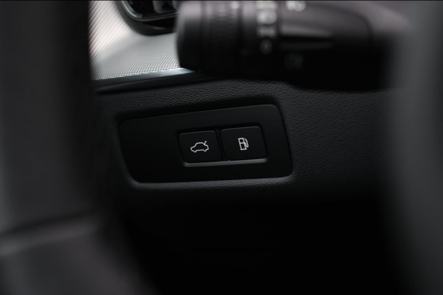 Volvo XC60 2.0 T6 Plug-in hybrid AWD Plus Dark *Pano*H/K*360 Camera*Leder*