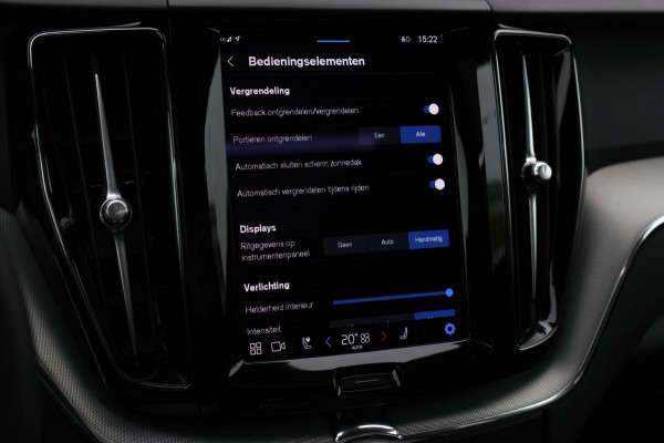 Volvo XC60 2.0 T6 Plug-in hybrid AWD Plus Dark *Pano*H/K*360 Camera*Leder*