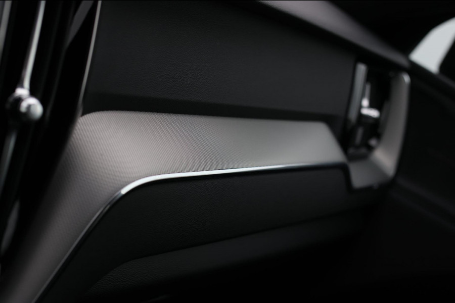 Volvo XC60 2.0 T6 Plug-in hybrid AWD Plus Dark *Pano*H/K*360 Camera*Leder*