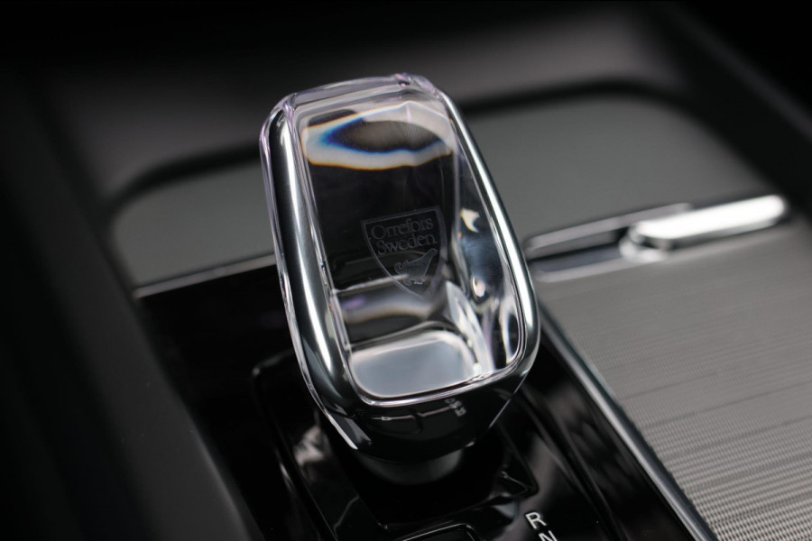 Volvo XC60 2.0 T6 Plug-in hybrid AWD Plus Dark *Pano*H/K*360 Camera*Leder*