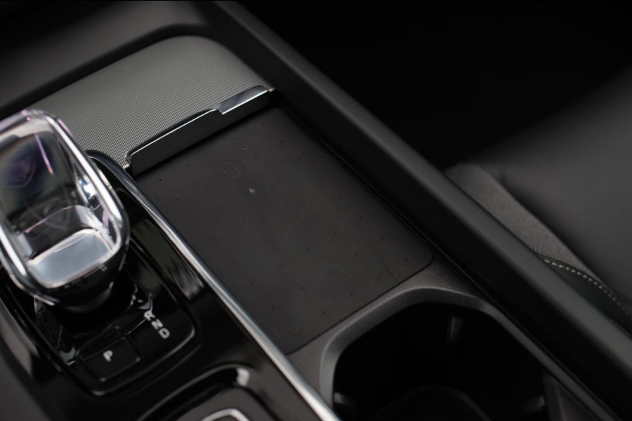 Volvo XC60 2.0 T6 Plug-in hybrid AWD Plus Dark *Pano*H/K*360 Camera*Leder*