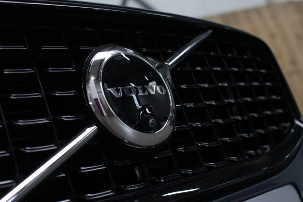 Volvo XC60 2.0 T6 Plug-in hybrid AWD Plus Dark *Pano*H/K*360 Camera*Leder*