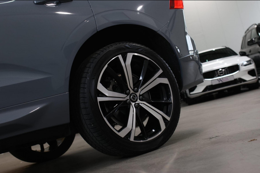 Volvo XC60 2.0 T6 Plug-in hybrid AWD Plus Dark *Pano*H/K*360 Camera*Leder*