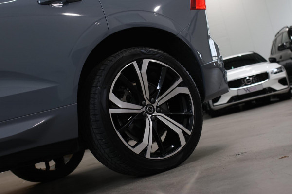 Volvo XC60 2.0 T6 Plug-in hybrid AWD Plus Dark *Pano*H/K*360 Camera*Leder*