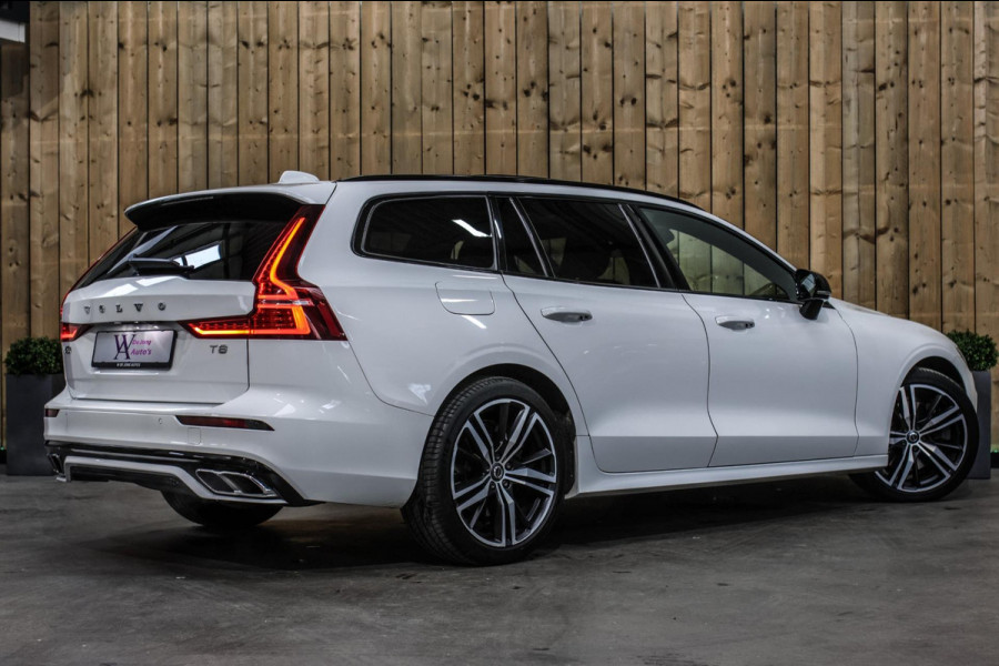 Volvo V60 2.0 T8 Twin Engine AWD R-Design *Pano*H/K*Head-Up*Keyless*