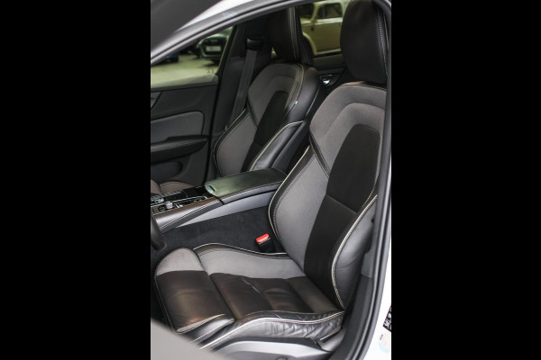 Volvo V60 2.0 T8 Twin Engine AWD R-Design *Pano*H/K*Head-Up*Keyless*