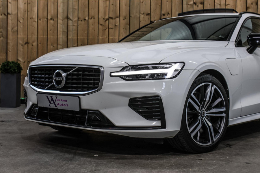 Volvo V60 2.0 T8 Twin Engine AWD R-Design *Pano*H/K*Head-Up*Keyless*