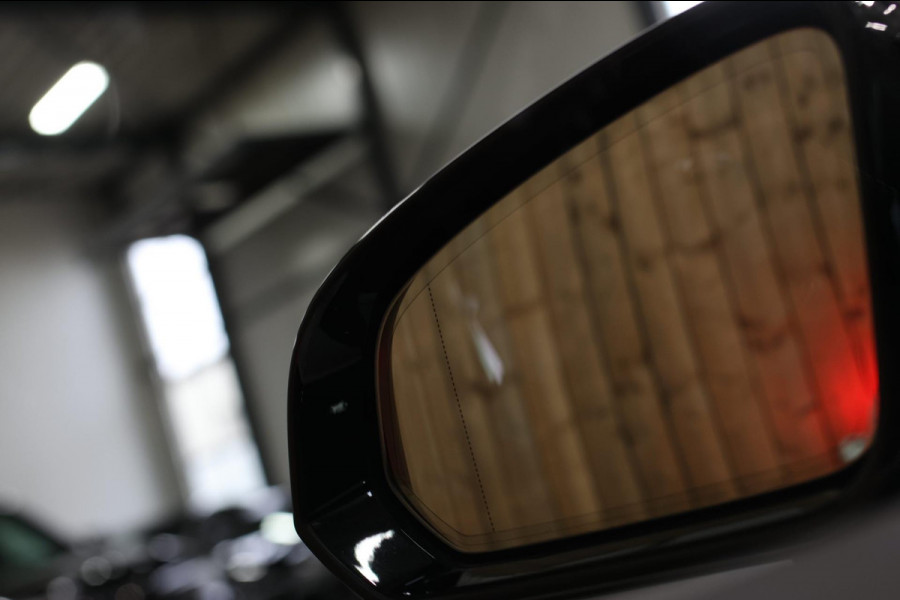 Volvo V60 2.0 T8 Twin Engine AWD R-Design *Pano*H/K*Head-Up*Keyless*