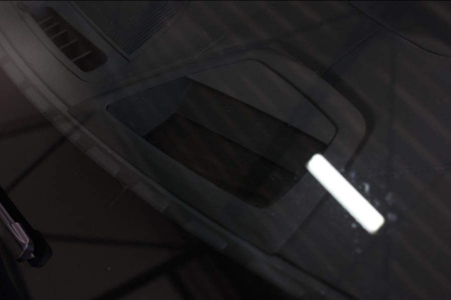 Volvo V60 2.0 T8 Twin Engine AWD R-Design *Pano*H/K*Head-Up*Keyless*