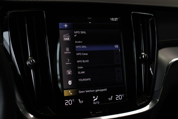 Volvo V60 2.0 T8 Twin Engine AWD R-Design *Pano*H/K*Head-Up*Keyless*