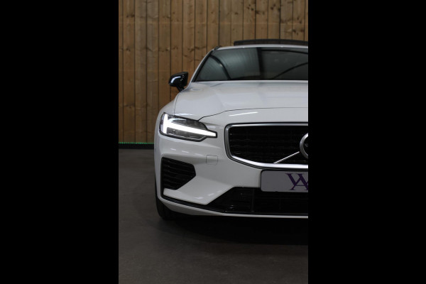 Volvo V60 2.0 T8 Twin Engine AWD R-Design *Pano*H/K*Head-Up*Keyless*