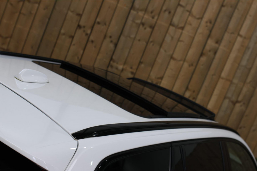 Volvo V60 2.0 T8 Twin Engine AWD R-Design *Pano*H/K*Head-Up*Keyless*