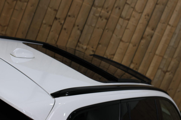 Volvo V60 2.0 T8 Twin Engine AWD R-Design *Pano*H/K*Head-Up*Keyless*