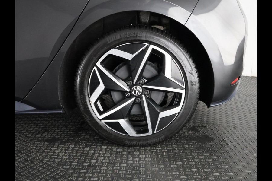 Volkswagen ID.3 First Plus 58 kWh ACCU 89%! BIJNA 2021 . STUUR & STOEL VERWARMING . PARKEERSENSOREN VOOR/ACHTER .