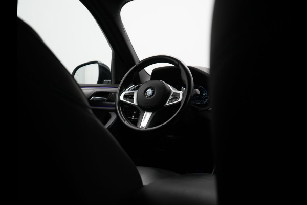 BMW X3 xDrive30e M Sport Plug In Hybrid 293pk Dealer O.H. PHEV | Trekhaak Af Fabriek | Head Up | Sportstoelen Verwarmd | Apple Carplay | Keyless | Blis | Sfeerverlichting | Virtual | Navigatie | DAB |
