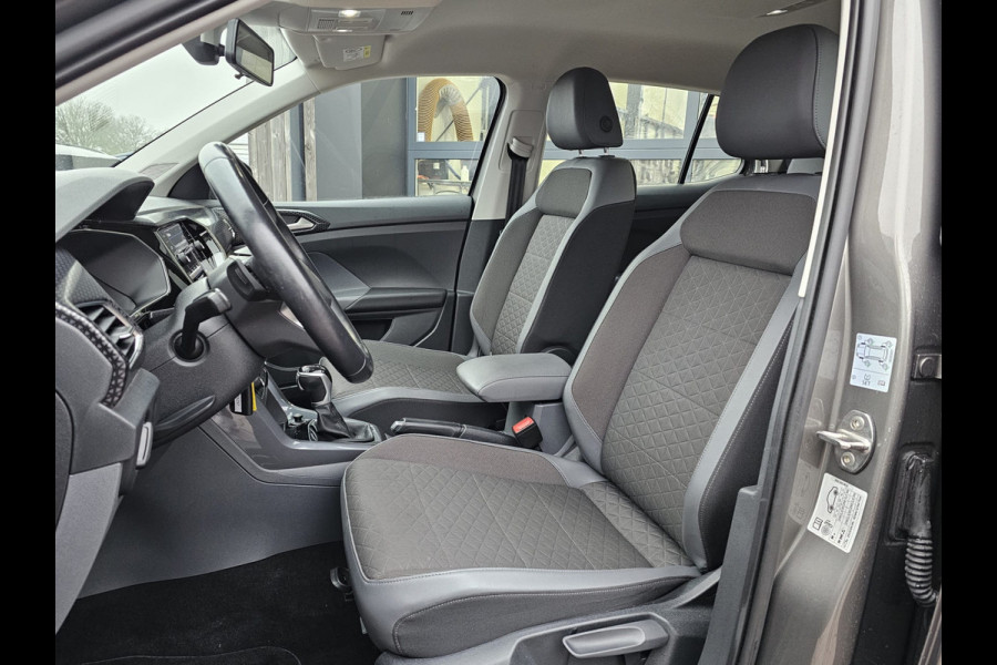 Volkswagen T-Cross 1.0 TSI Style | Automaat | LED | Trekhaak | Stoelverwarming | ACC | Navi | PDC |