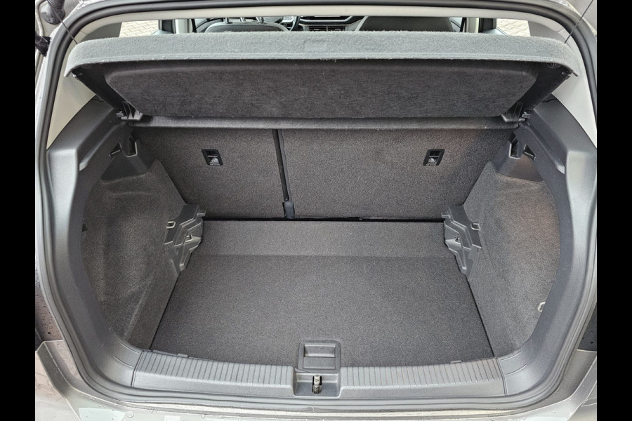 Volkswagen T-Cross 1.0 TSI Style | Automaat | LED | Trekhaak | Stoelverwarming | ACC | Navi | PDC |