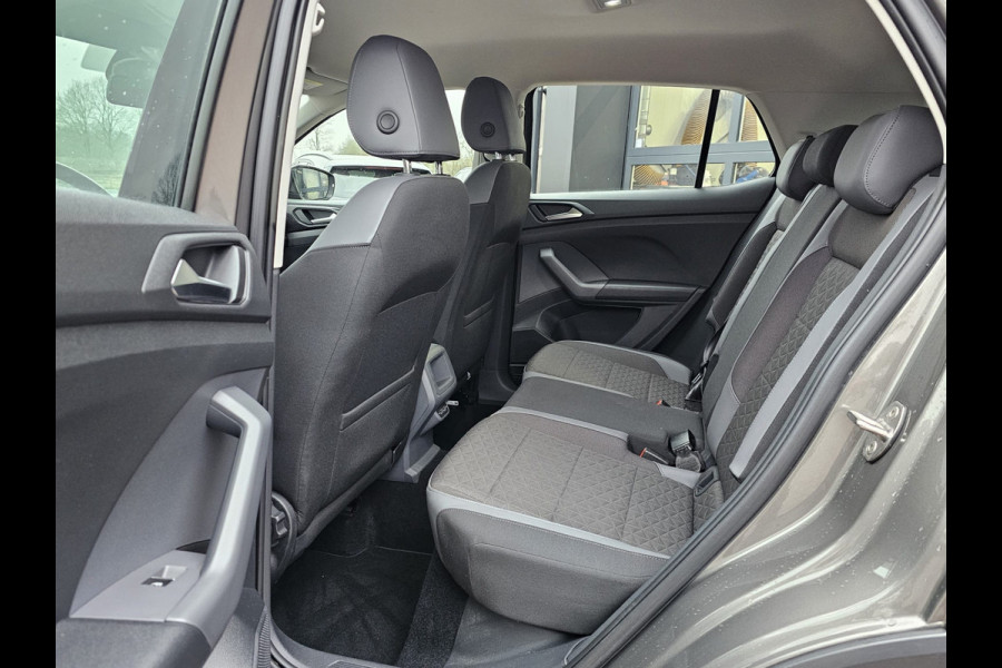 Volkswagen T-Cross 1.0 TSI Style | Automaat | LED | Trekhaak | Stoelverwarming | ACC | Navi | PDC |