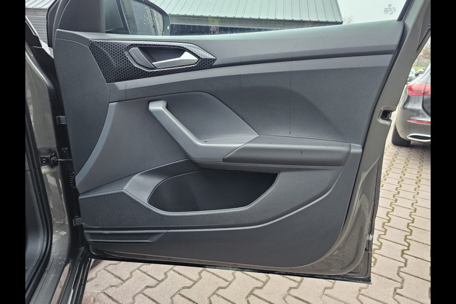 Volkswagen T-Cross 1.0 TSI Style | Automaat | LED | Trekhaak | Stoelverwarming | ACC | Navi | PDC |