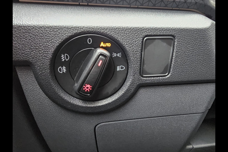 Volkswagen T-Cross 1.0 TSI Style | Automaat | LED | Trekhaak | Stoelverwarming | ACC | Navi | PDC |