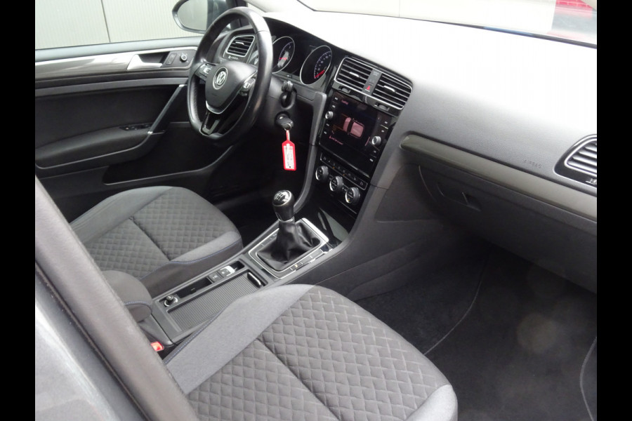 Volkswagen Golf 1.0 TSI JOIN * NAVIGATIE * STOELVERWARMING !!
