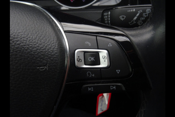 Volkswagen Golf 1.0 TSI JOIN * NAVIGATIE * STOELVERWARMING !!