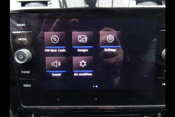 Volkswagen Golf 1.0 TSI JOIN * NAVIGATIE * STOELVERWARMING !!