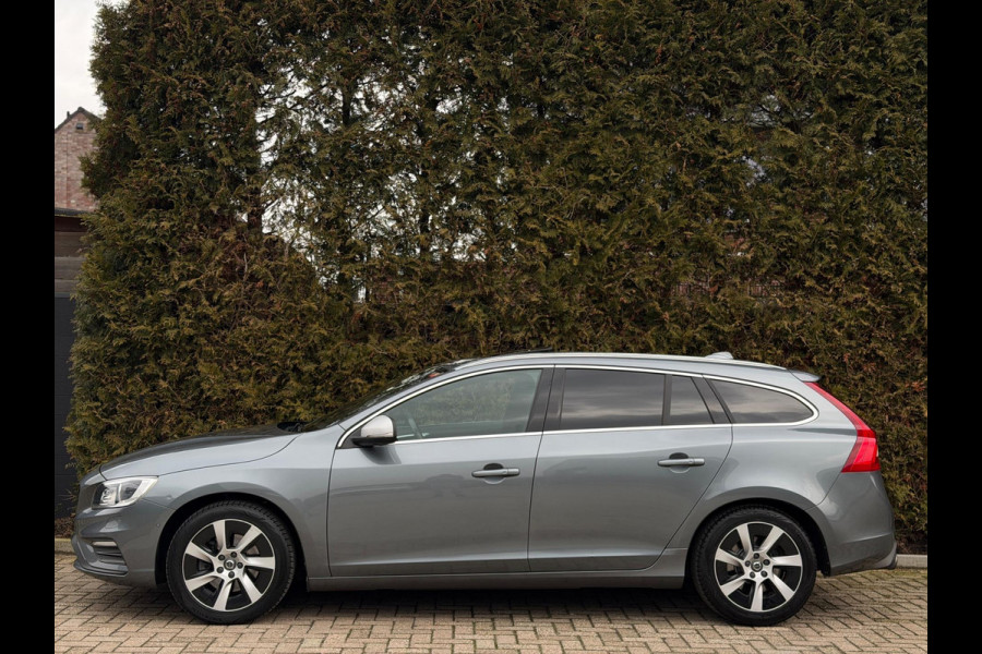 Volvo V60 2.0 T4 R-Design Camera Schuifdak Trekhaak