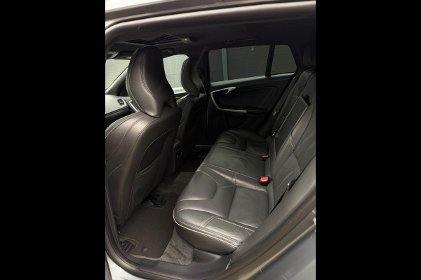 Volvo V60 2.0 T4 R-Design Camera Schuifdak Trekhaak