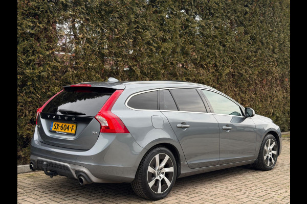 Volvo V60 2.0 T4 R-Design Camera Schuifdak Trekhaak