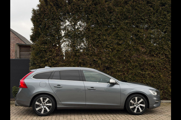 Volvo V60 2.0 T4 R-Design Camera Schuifdak Trekhaak